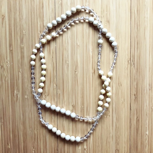 Vintage Jewelry - Long wooden & cream beaded pullover necklace